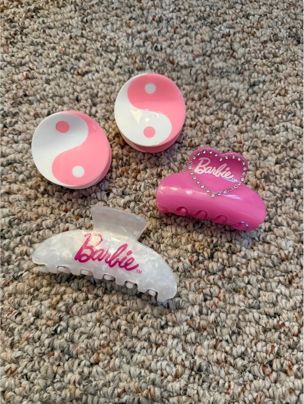 Forever 21 x Barbie collection (2) clips/ Pink white ying yangs (2)